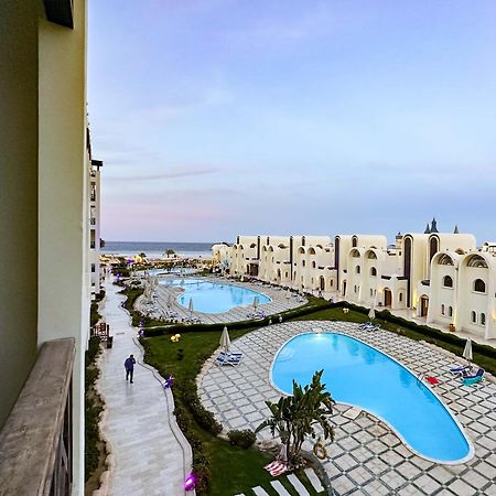 Luxury Beachfront Studio- Foreign Nationals Only Hurgada Dış mekan fotoğraf