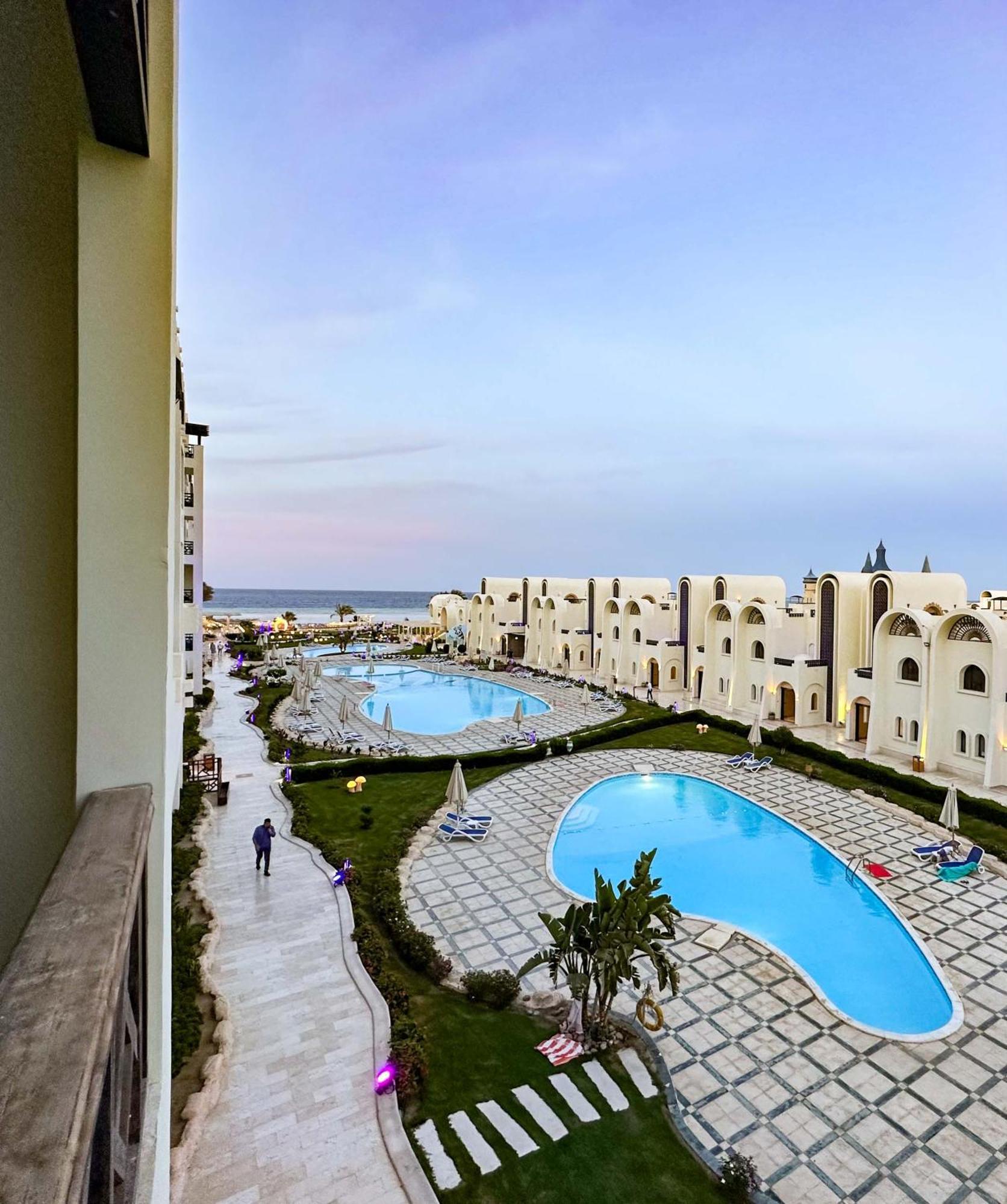 Luxury Beachfront Studio- Foreign Nationals Only Hurgada Dış mekan fotoğraf