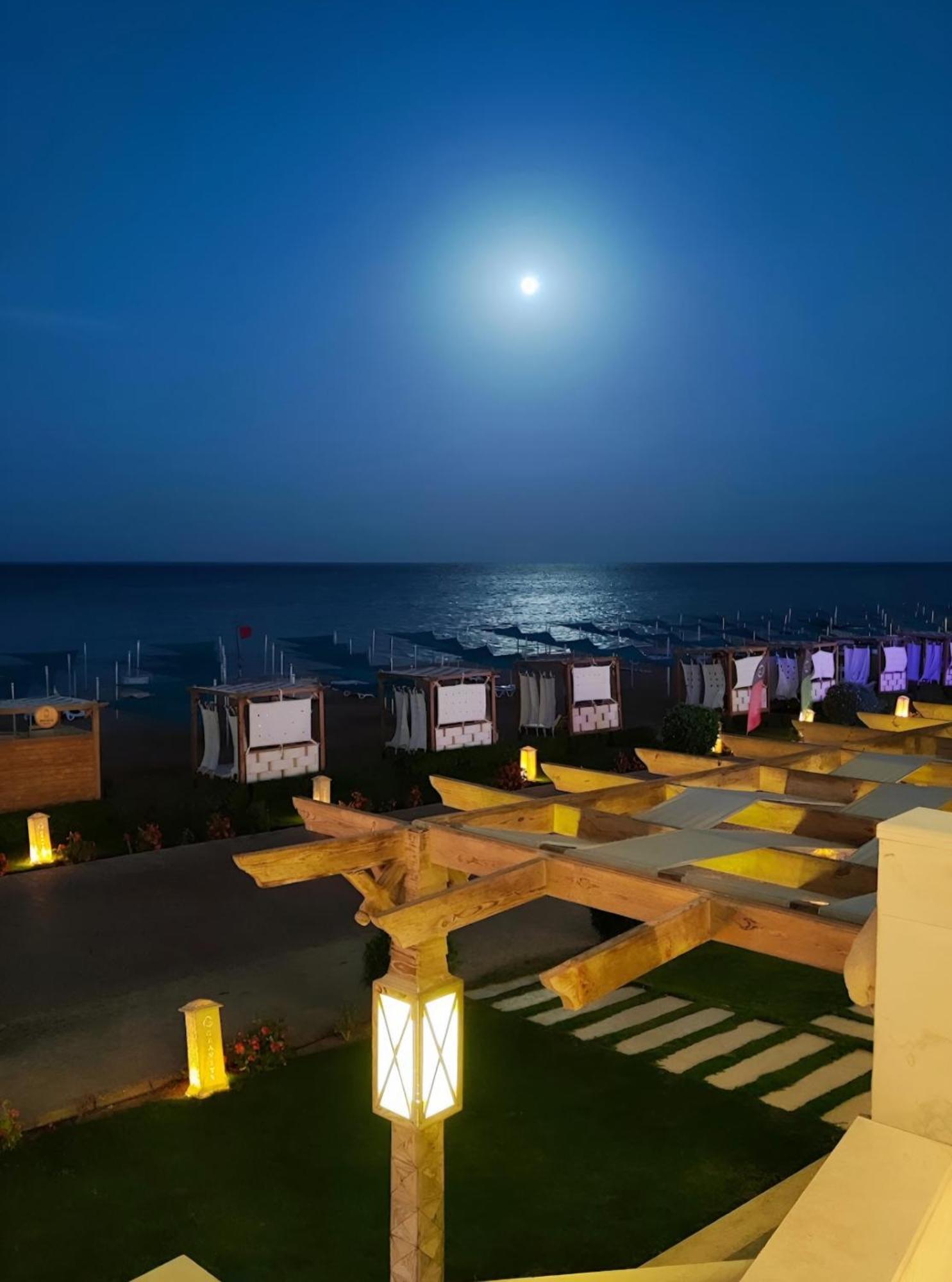 Luxury Beachfront Studio- Foreign Nationals Only Hurgada Dış mekan fotoğraf