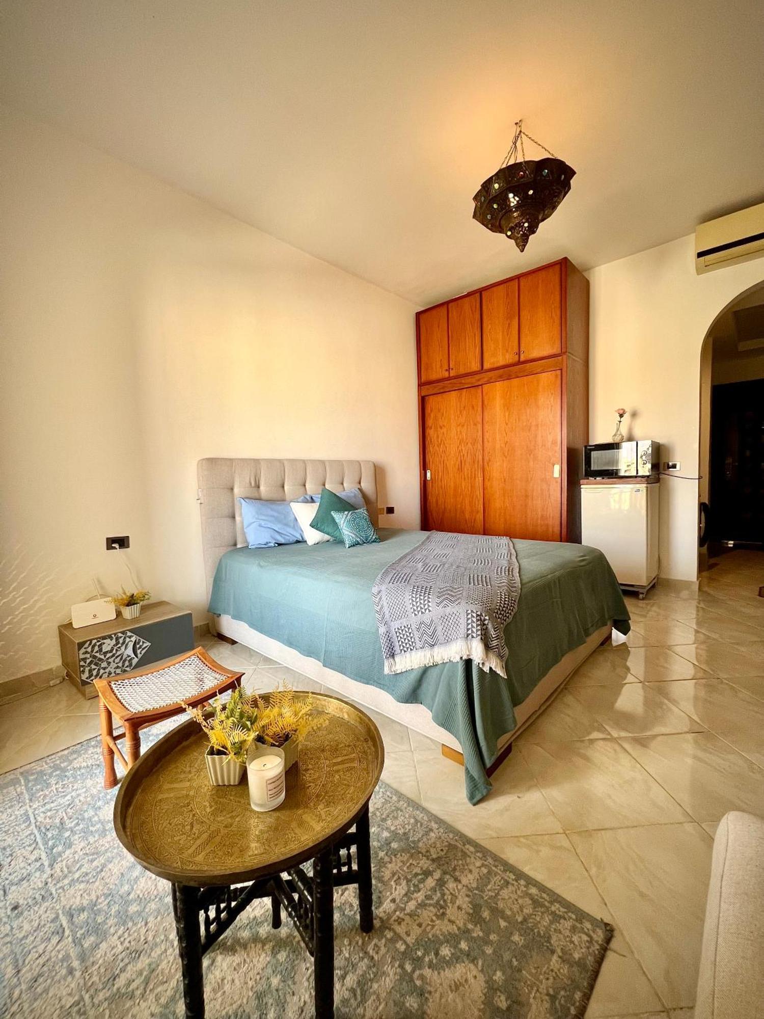 Luxury Beachfront Studio- Foreign Nationals Only Hurgada Dış mekan fotoğraf