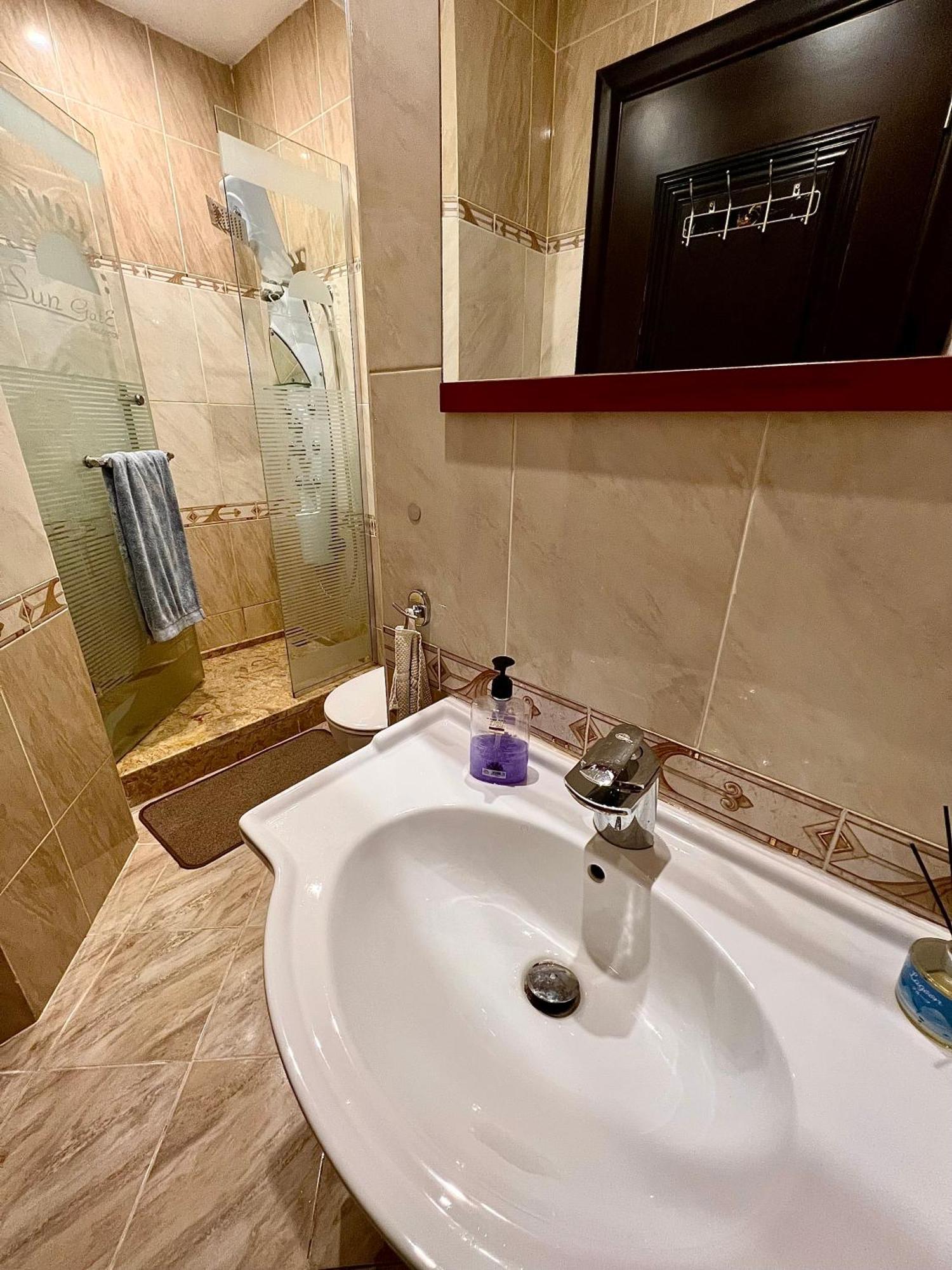 Luxury Beachfront Studio- Foreign Nationals Only Hurgada Dış mekan fotoğraf